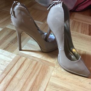 Just Fab Nude size 7 high heels